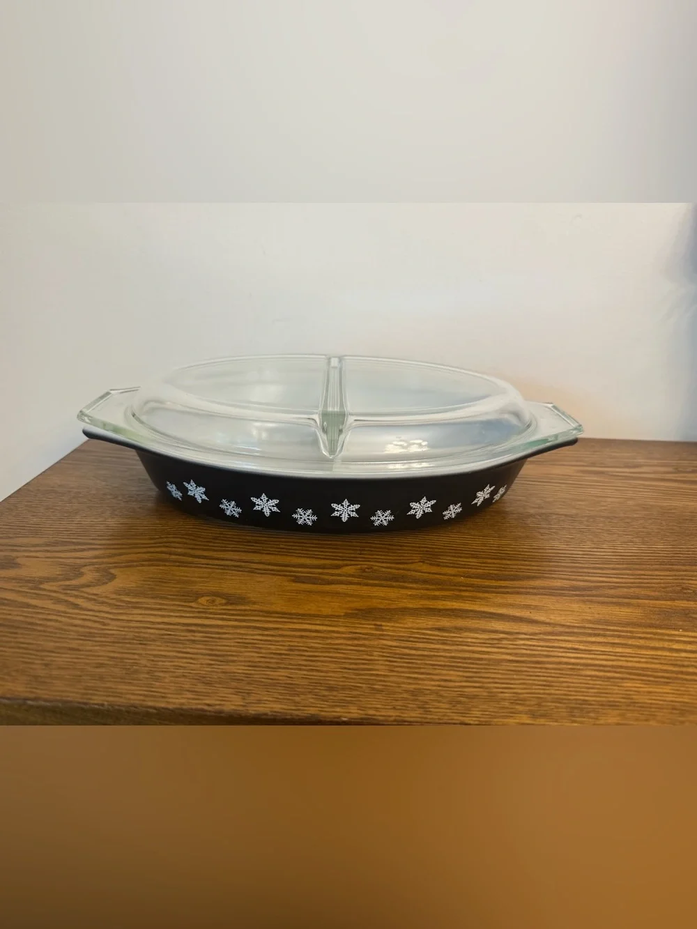 Vintage Pyrex Charcoal Black Snowflake Divided Casserole Dish 1.5 Qt w/ Lid GUC